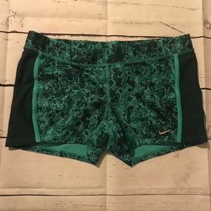 Women's Medium Nike Dri-fit active shorts